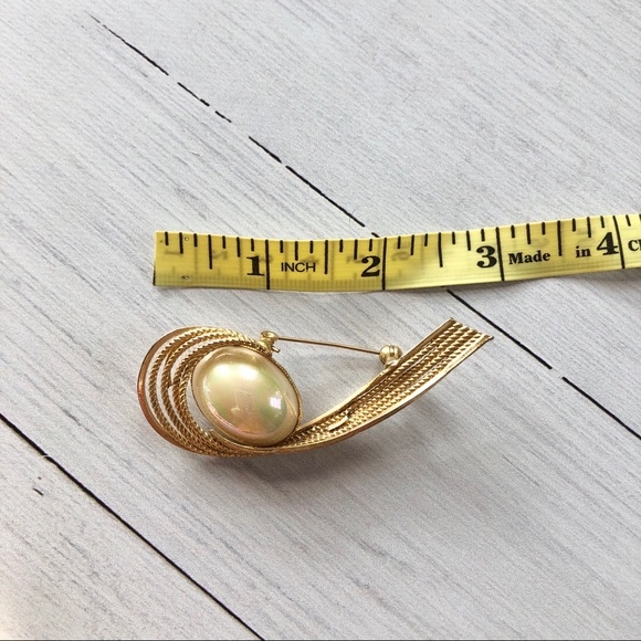 Trio of Golden Pearl Fashion Dress Pins Brooches - Picture 8 of 10